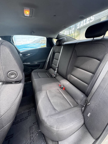 2024 Chevrolet Malibu in Eastpointe, MI 48021 - 18124211 9