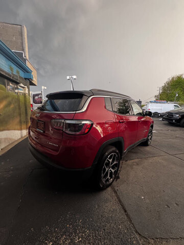 2025 Jeep Compass in Eastpointe, MI 48021 - 18124213 5