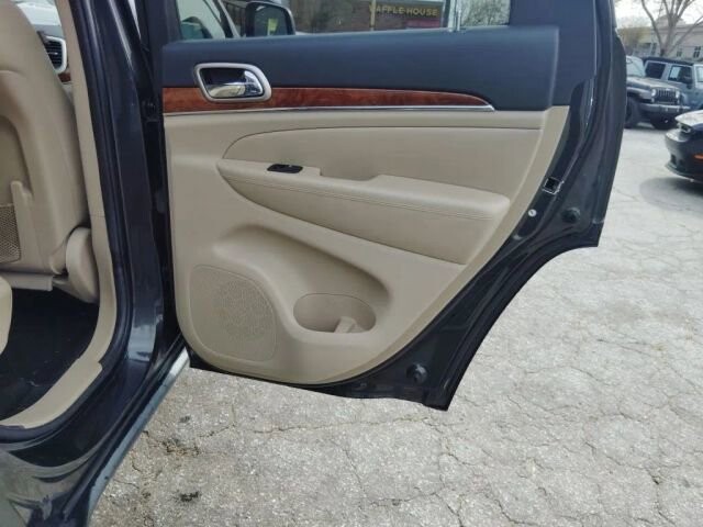 2011 Jeep Grand Cherokee in Greenville, SC 29607 - 18124238 14