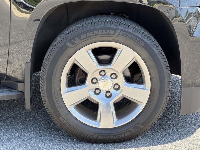 2017 Chevrolet Suburban in Winchester, VA 22602 - 18124249 32