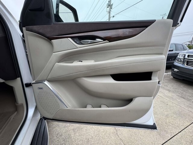 2017 Cadillac Escalade in Winchester, VA 22602 - 18124254 8