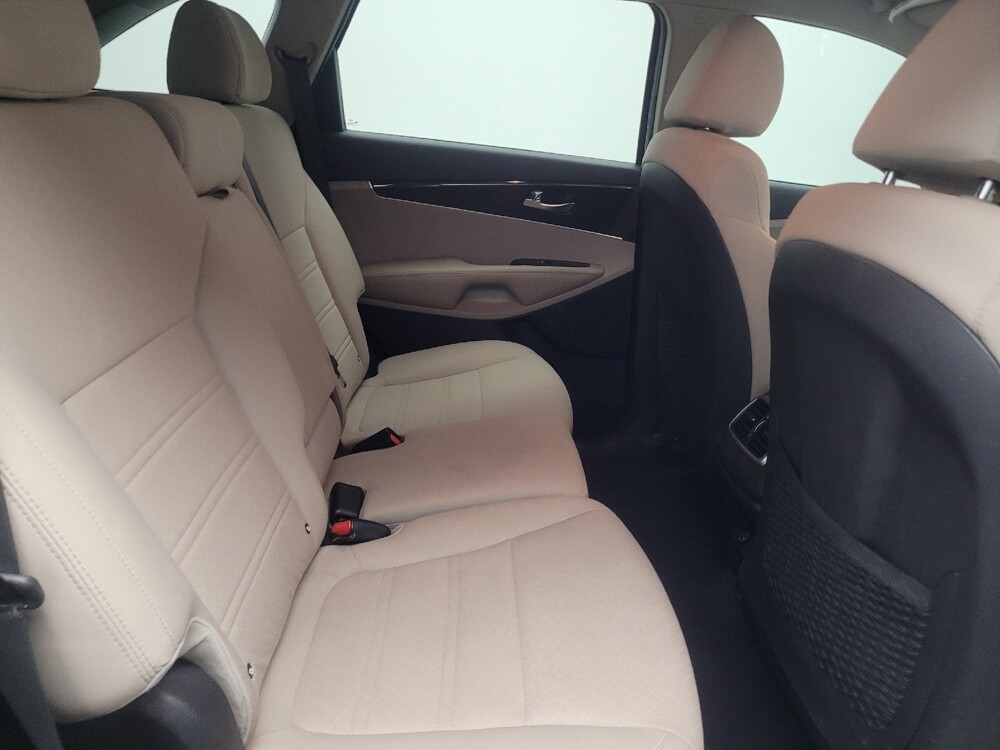 2019 Kia Sorento in Stone Mountain, GA 30083 - 18124277 19