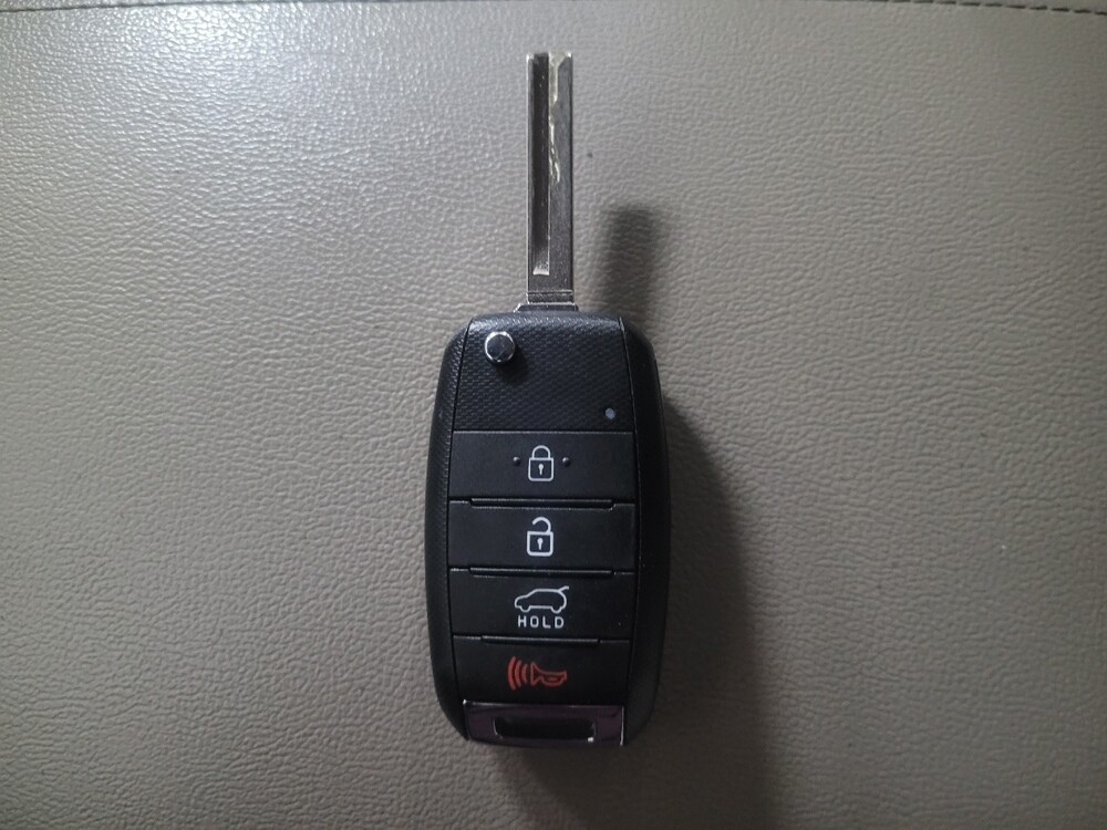 2020 Kia Sorento in Stone Mountain, GA 30083 - 18124296 32