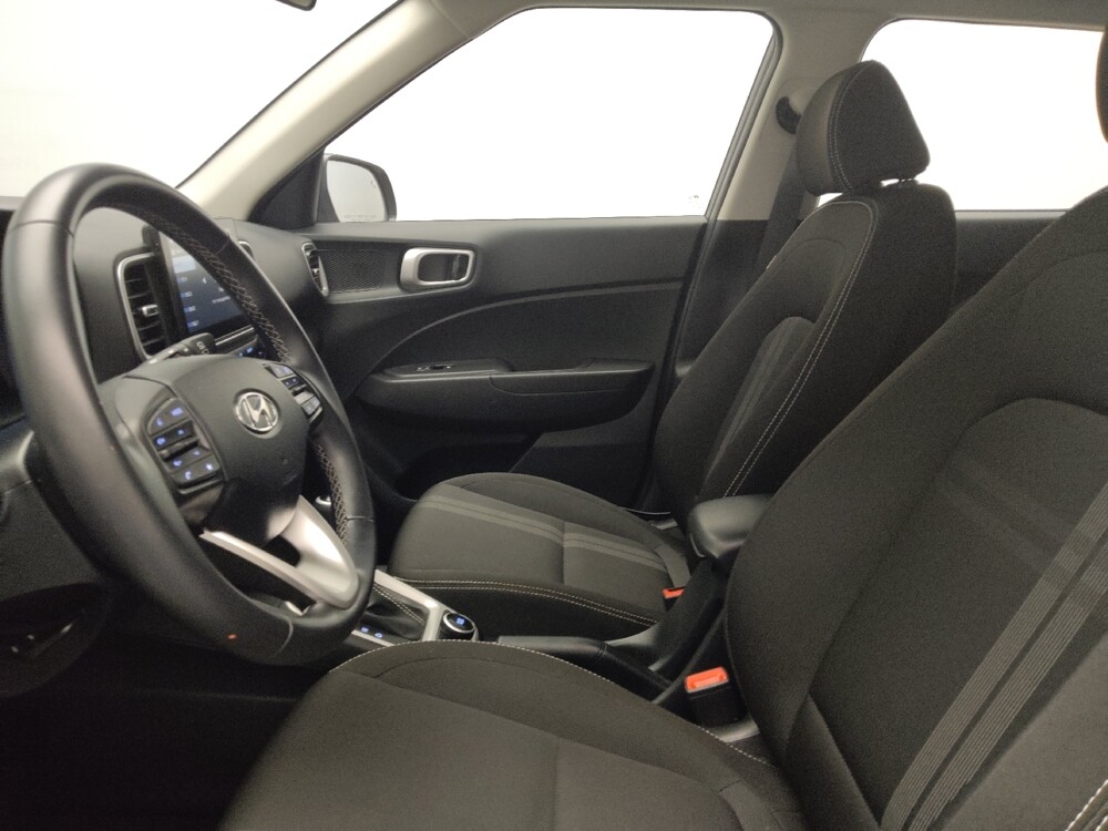 2025 Hyundai Venue in Lubbock, TX 79424 - 18124311 17