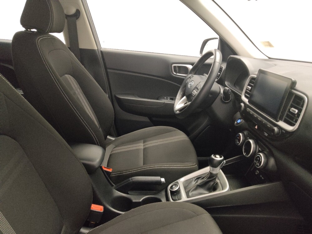 2025 Hyundai Venue in Lubbock, TX 79424 - 18124311 21