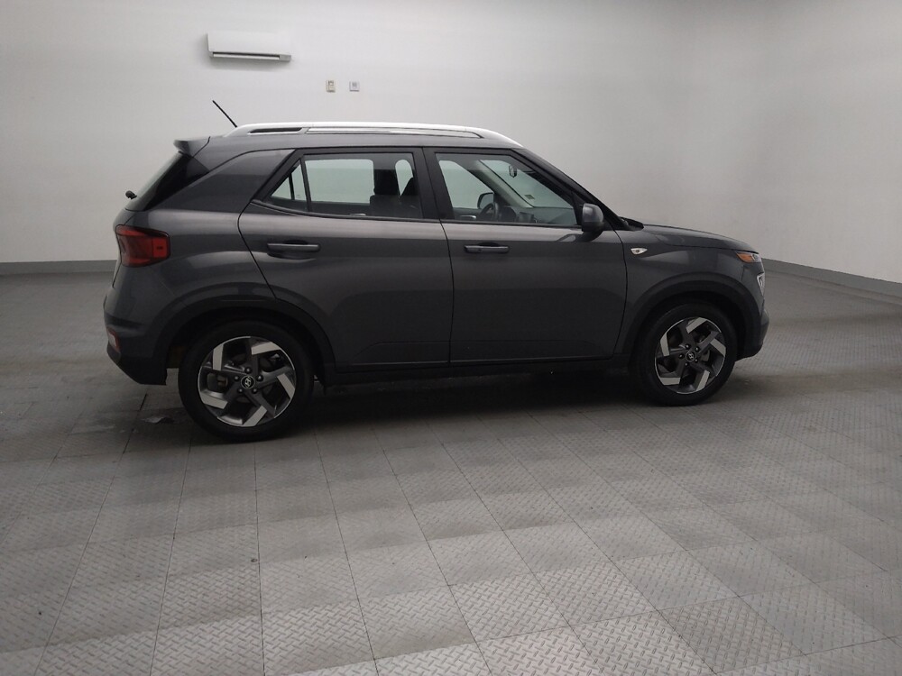 2025 Hyundai Venue in Lubbock, TX 79424 - 18124311 10