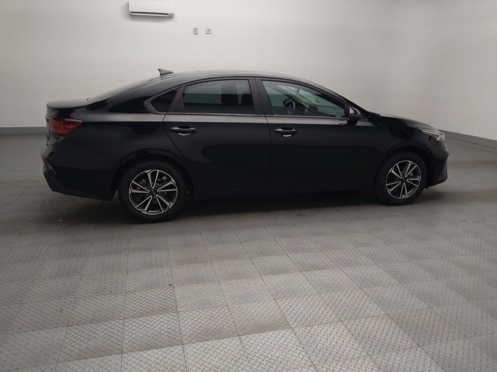 2022 Kia Forte in Arlington, TX 76011 - 18124313 10