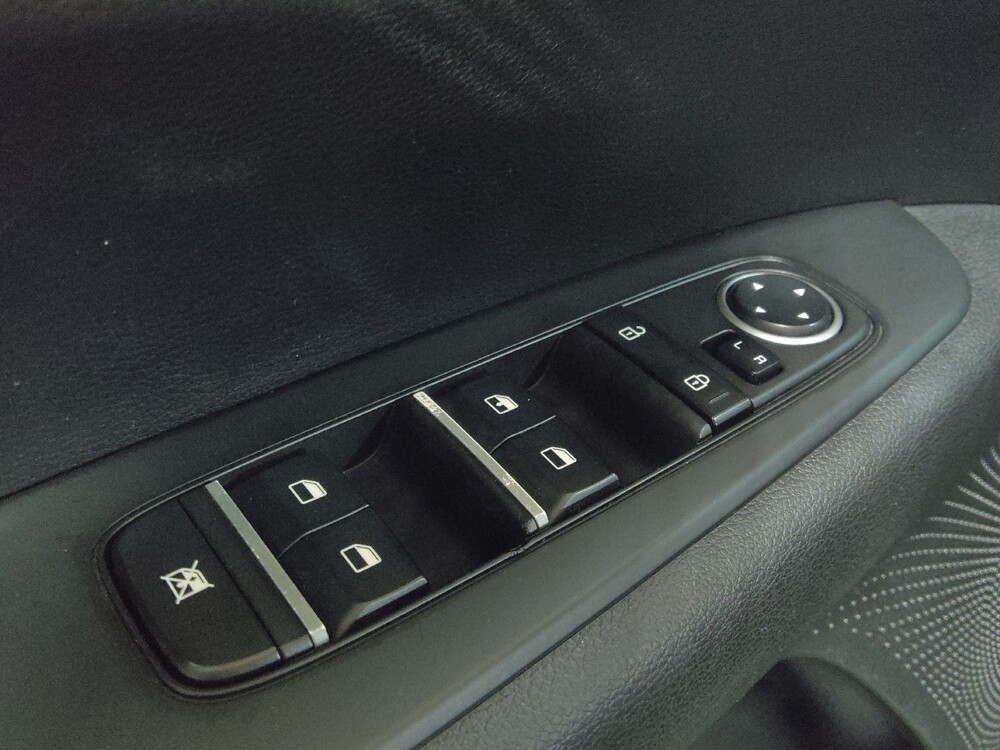 2022 Kia Forte in Arlington, TX 76011 - 18124313 27