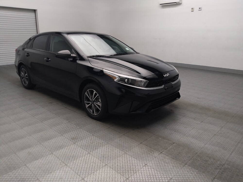 2022 Kia Forte in Arlington, TX 76011 - 18124313 13