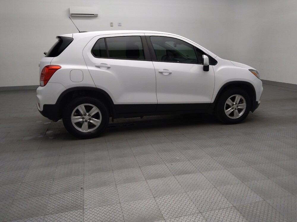2019 Chevrolet Trax in Tulsa, OK 74145 - 18124323 10
