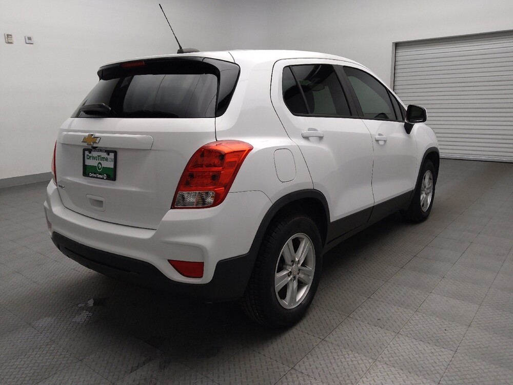2019 Chevrolet Trax in Tulsa, OK 74145 - 18124323 9