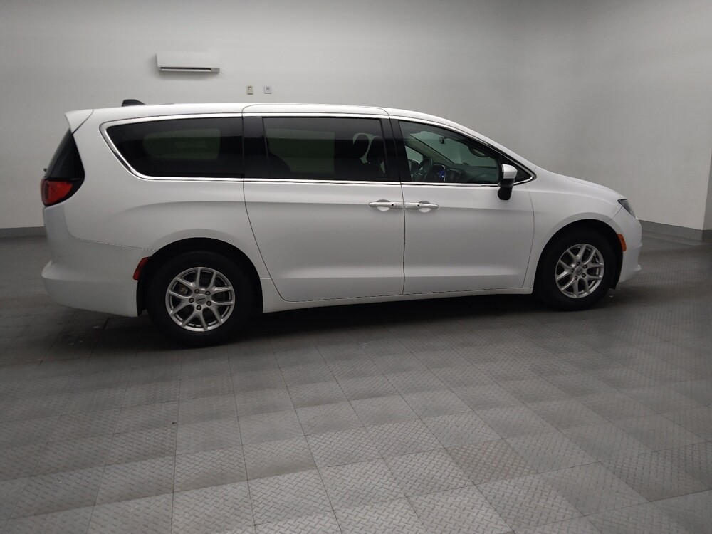 2022 Chrysler Voyager in Lewisville, TX 75067 - 18124334 10