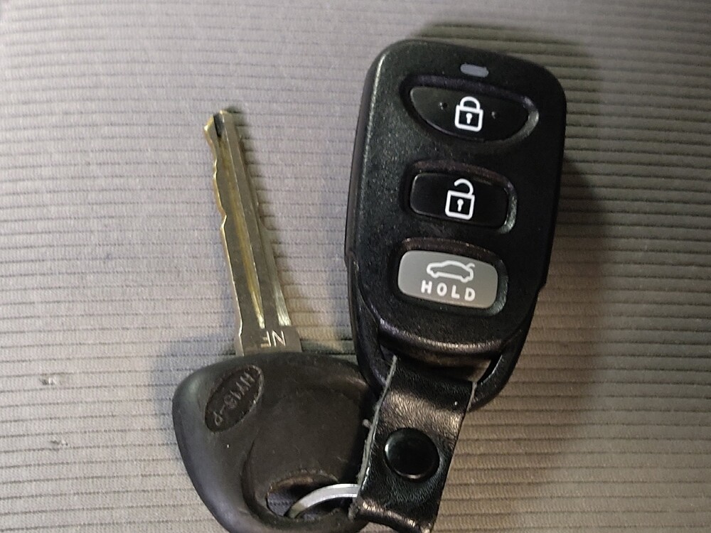 2018 Hyundai Elantra in Tampa, FL 33619 - 18124338 32