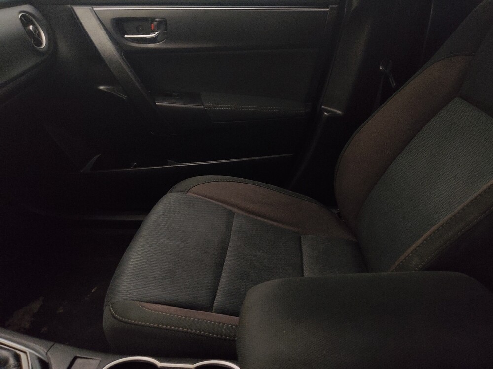 2018 Toyota Corolla in Clearwater, FL 33764 - 18124340 17