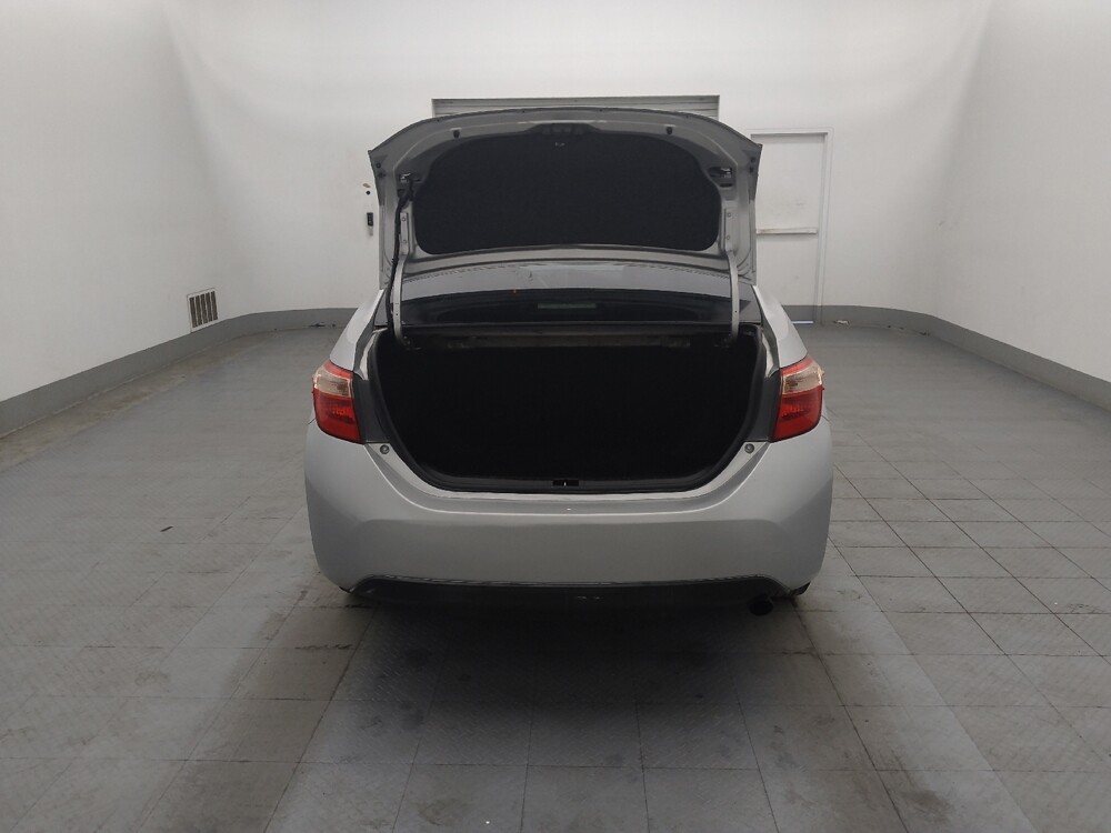 2018 Toyota Corolla in Clearwater, FL 33764 - 18124340 29