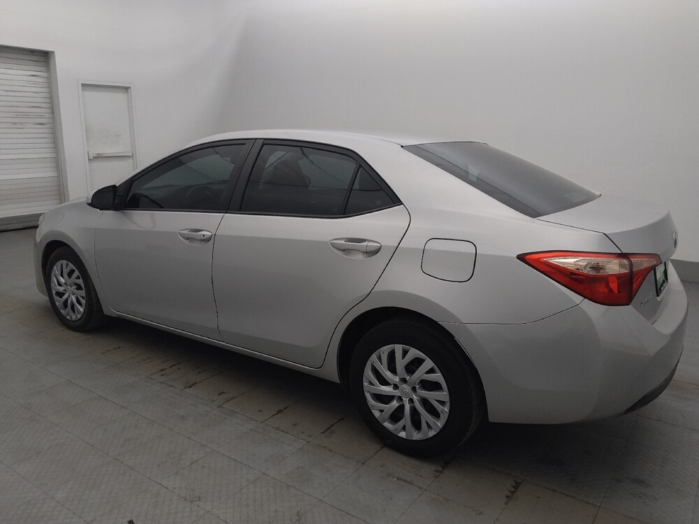 2018 Toyota Corolla in Clearwater, FL 33764 - 18124340 3