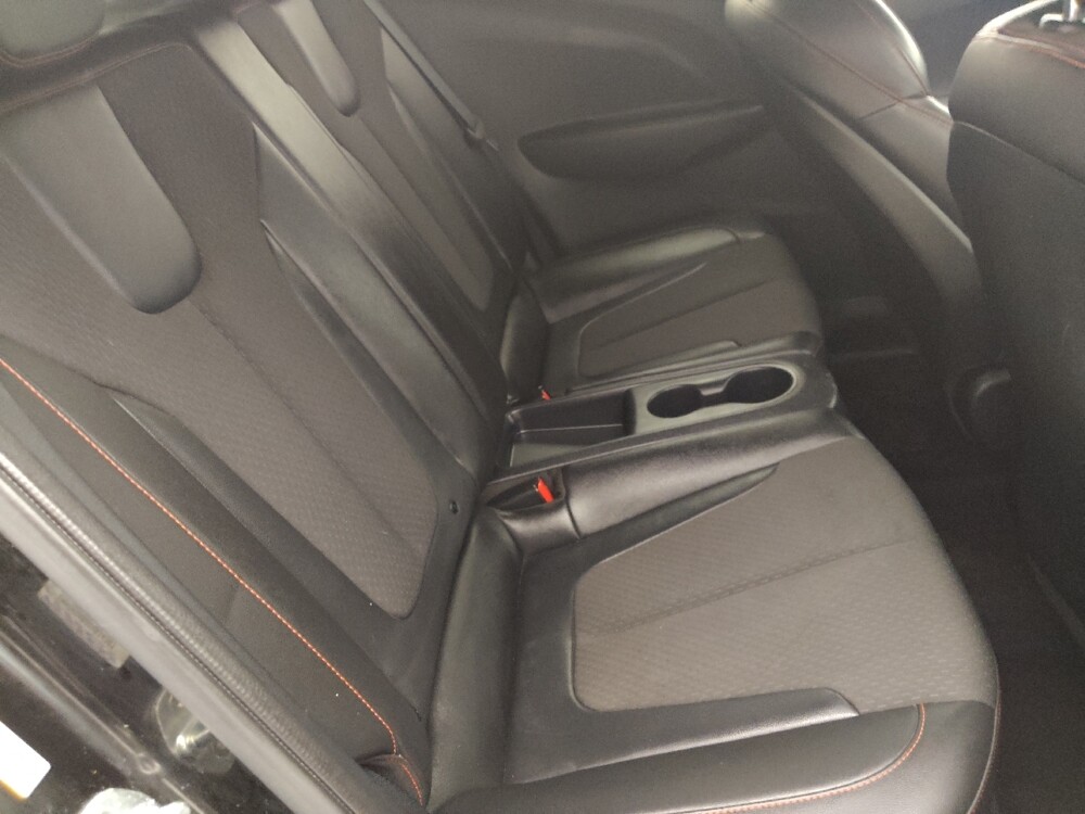 2019 Hyundai Veloster in Bradenton, FL 34207 - 18124344 19