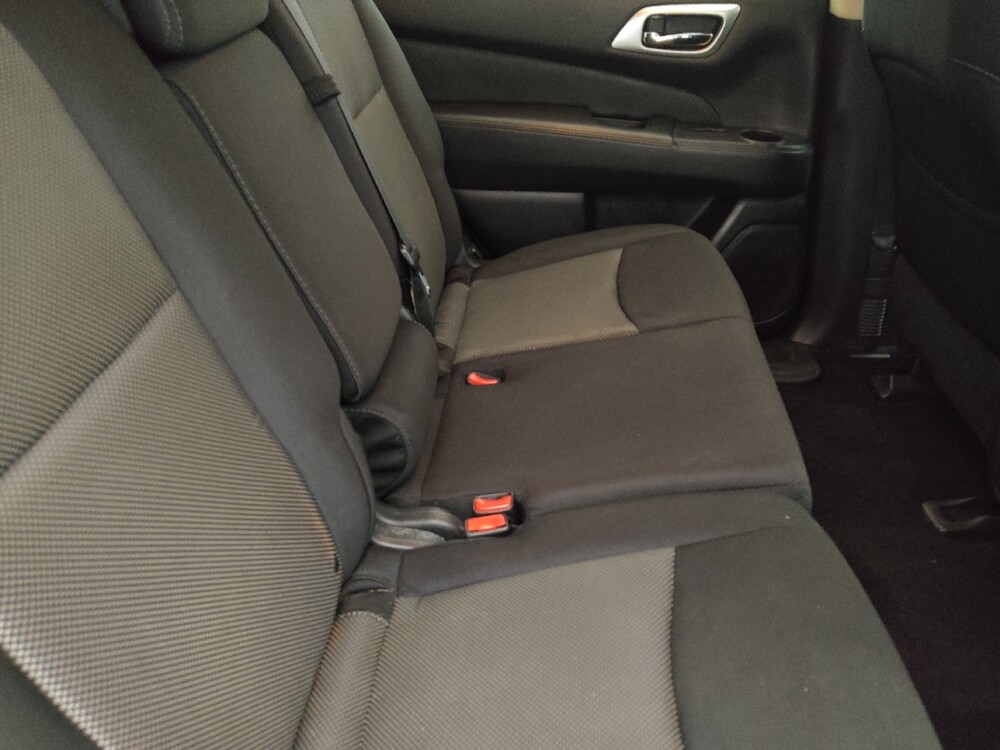 2019 Nissan Pathfinder in Clearwater, FL 33764 - 18124358 19