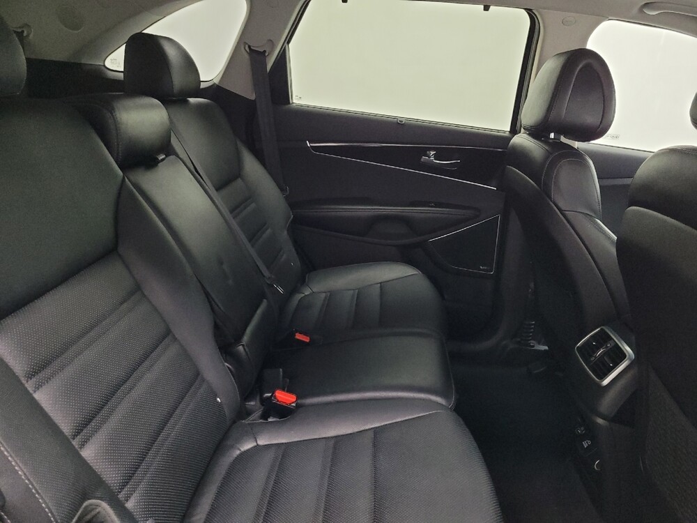 2016 Kia Sorento in Las Vegas, NV 89102 - 18124359 19