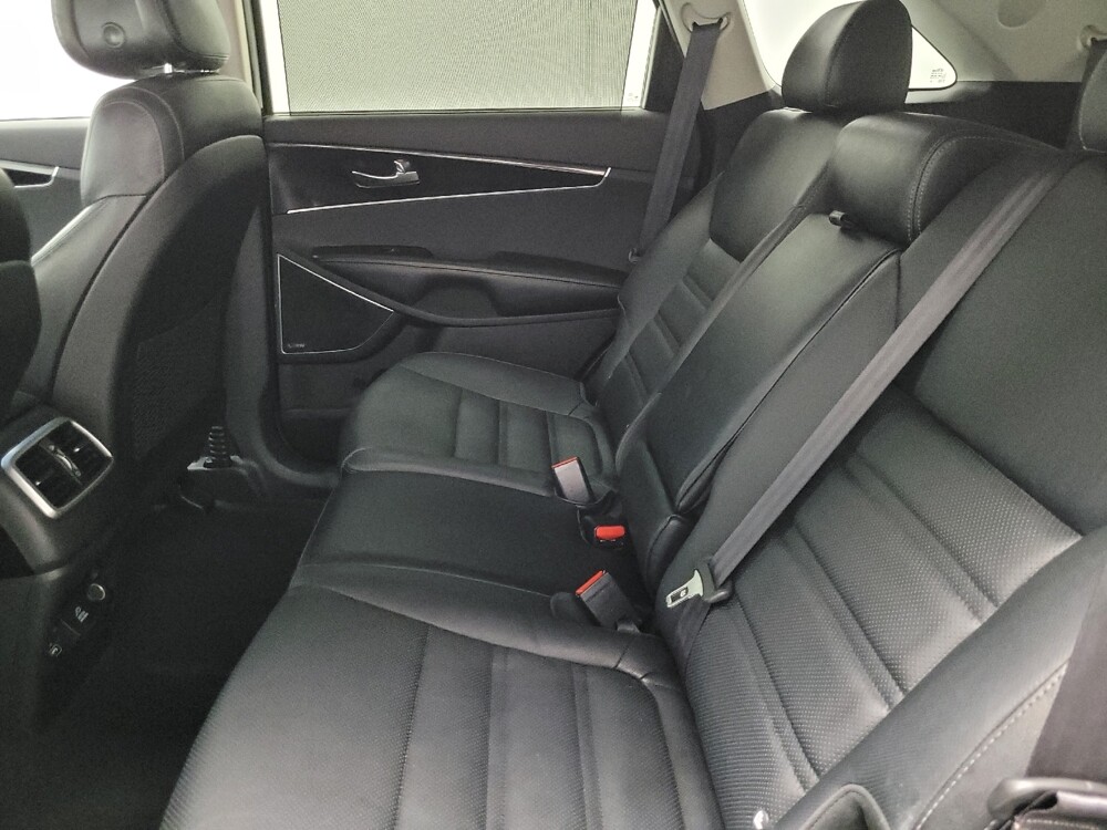 2016 Kia Sorento in Las Vegas, NV 89102 - 18124359 18