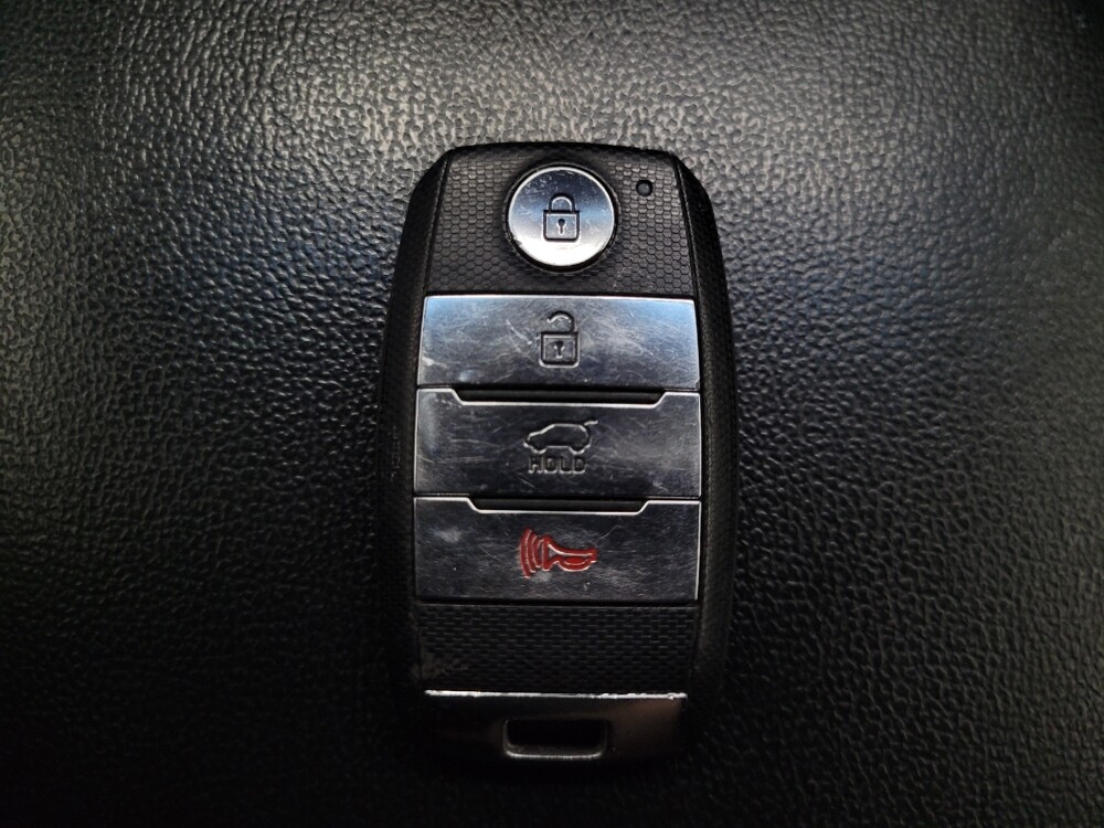 2016 Kia Sorento in Las Vegas, NV 89102 - 18124359 32