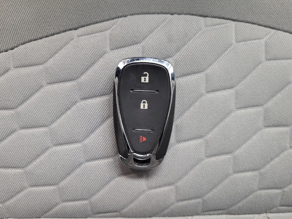 2018 Chevrolet Equinox in Las Vegas, NV 89102 - 18124364 32