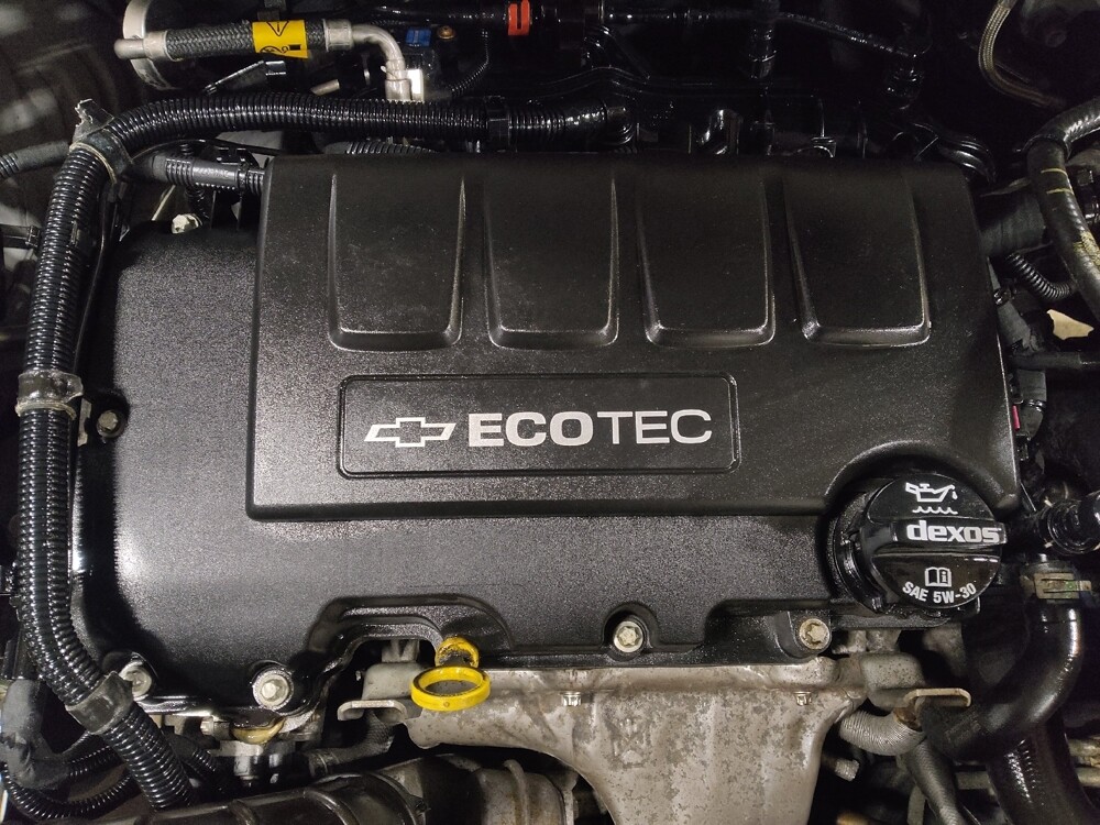 2016 Chevrolet Cruze in Miami, FL 33157 - 18124374 30