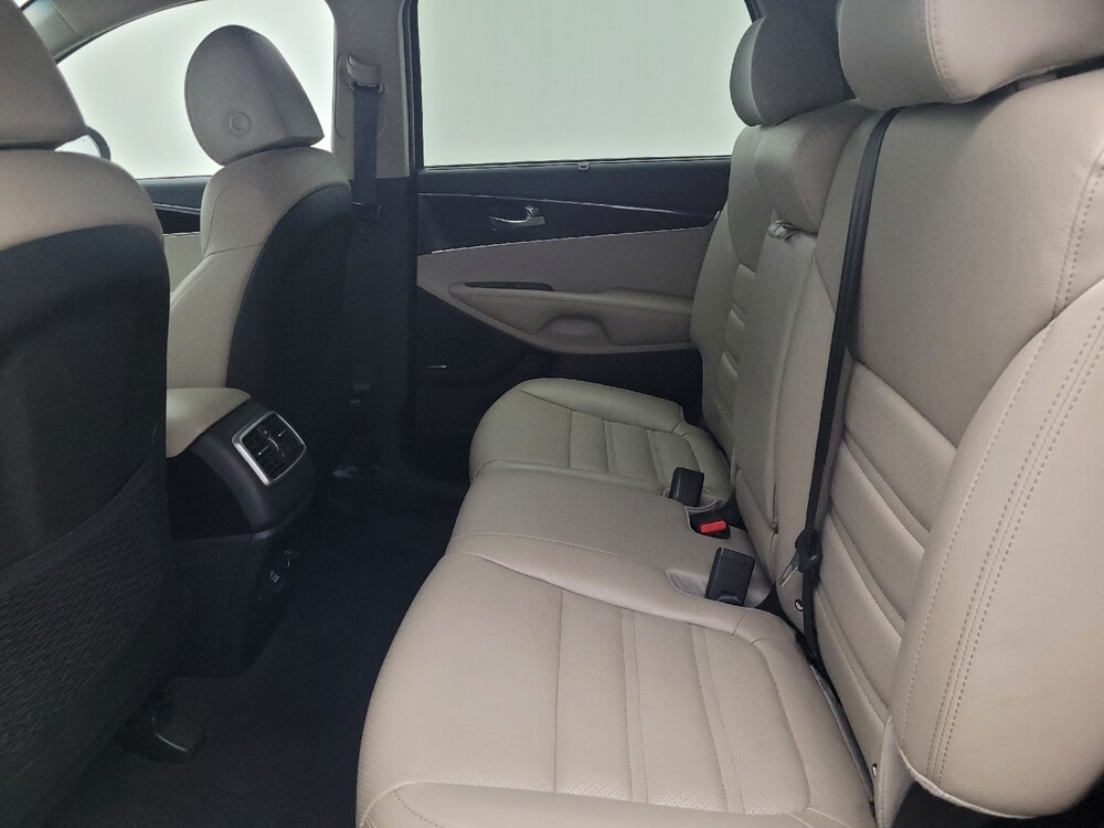 2019 Kia Sorento in Savannah, GA 31419 - 18124386 18