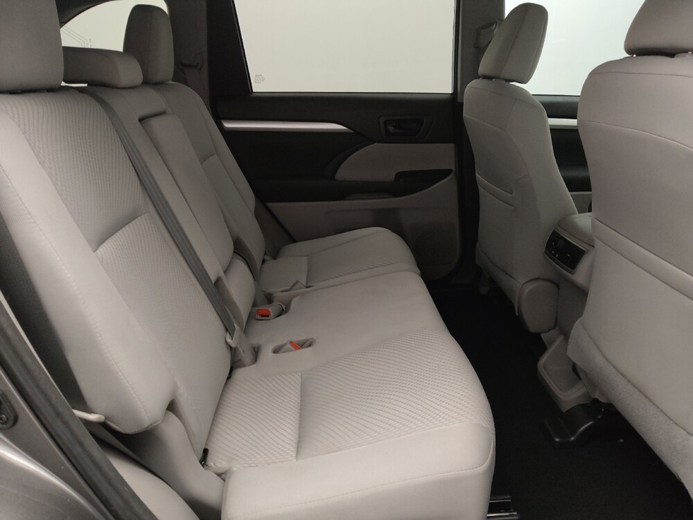 2018 Toyota Highlander in Ocala, FL 34471 - 18124393 19