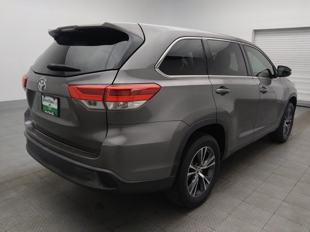 2018 Toyota Highlander in Ocala, FL 34471 - 18124393 9