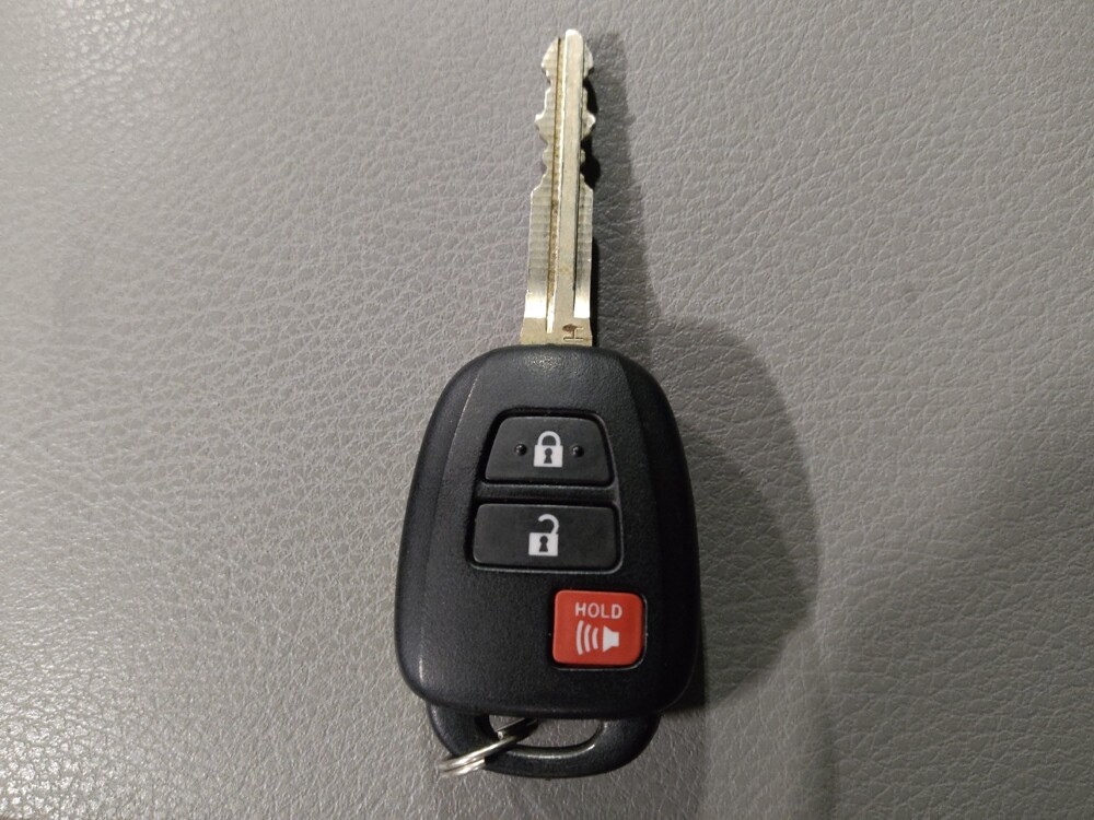 2018 Toyota Highlander in Ocala, FL 34471 - 18124393 32