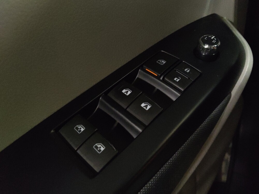 2018 Toyota Highlander in Ocala, FL 34471 - 18124393 27