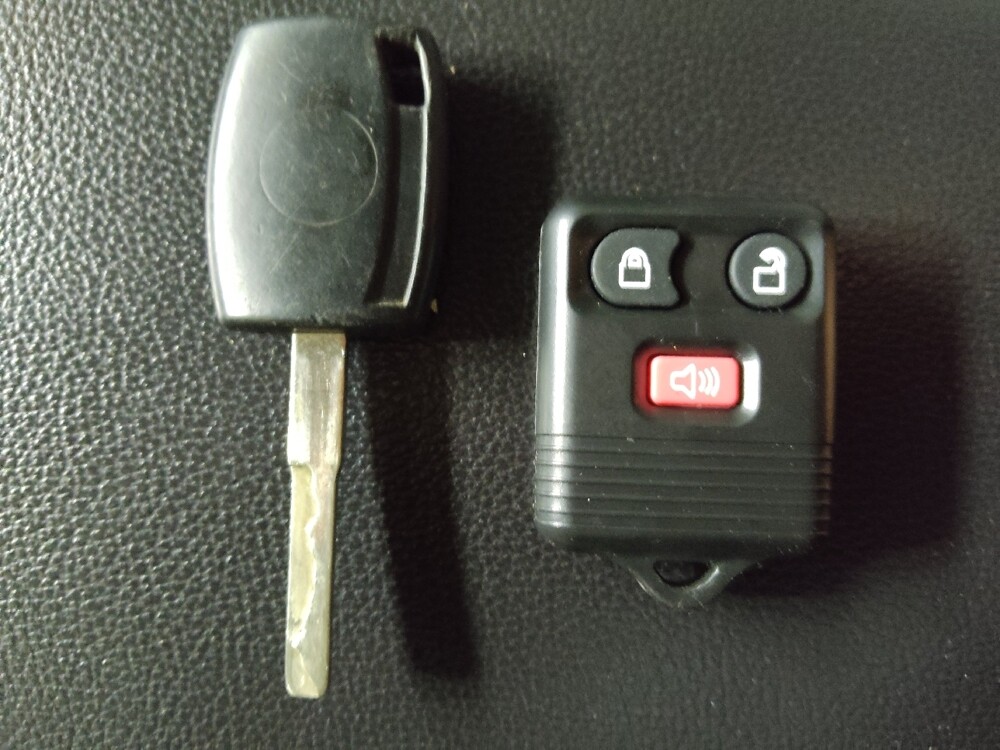 2018 Ford Escape in Columbia, SC 29210 - 18124408 32