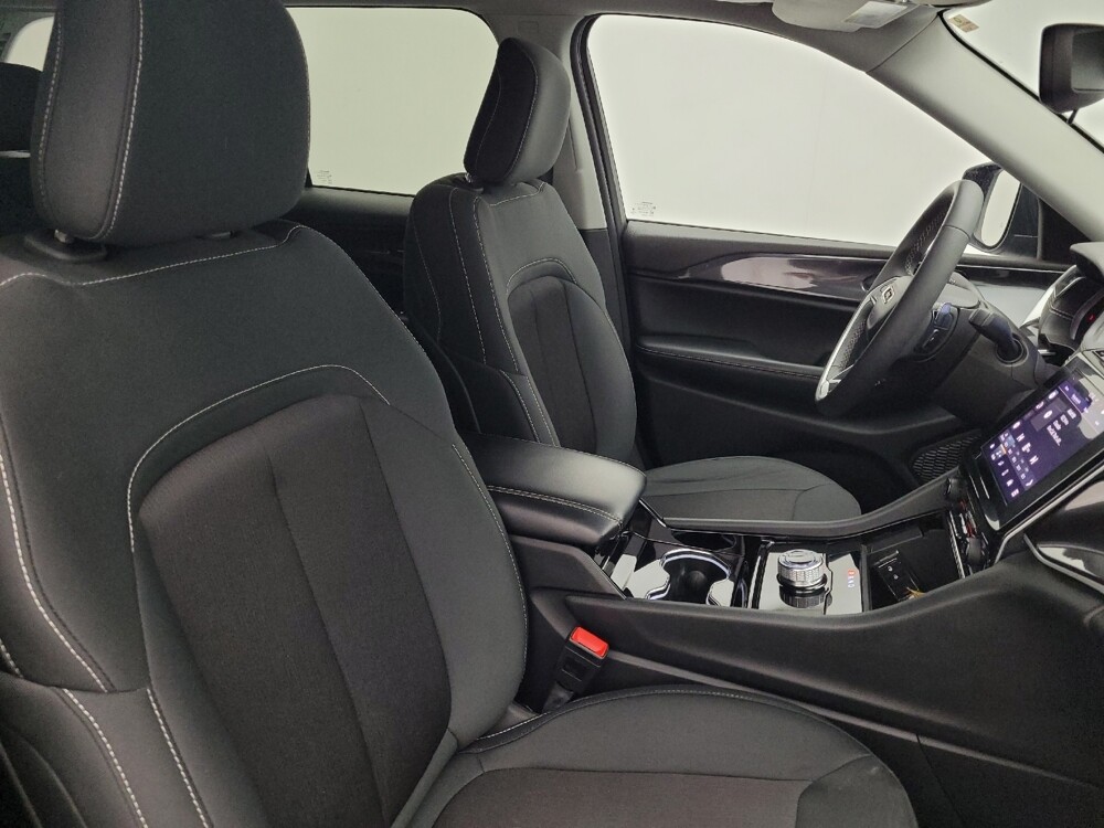 2023 Jeep Grand Cherokee in Winston-Salem, NC 27103 - 18124412 21