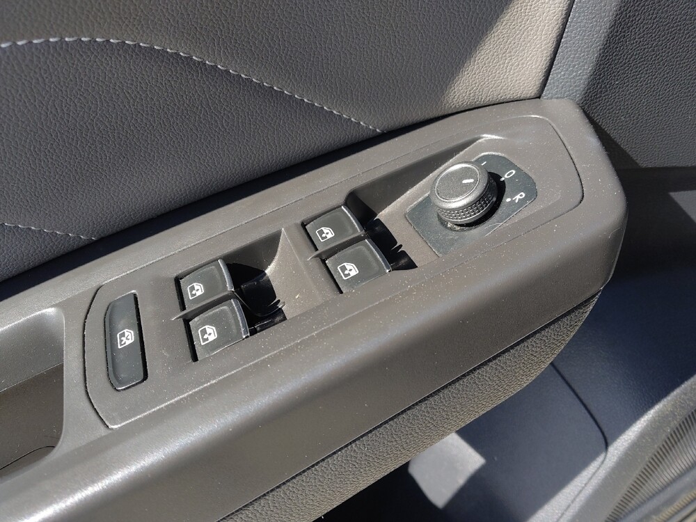 2022 Volkswagen Atlas in Charleston, SC 29414 - 18124420 27