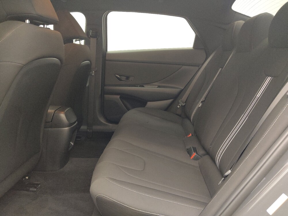 2025 Hyundai Elantra in Albuquerque, NM 87113 - 18124443 18