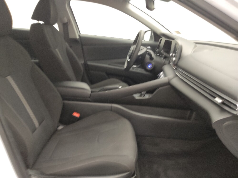2025 Hyundai Elantra in Albuquerque, NM 87113 - 18124447 21