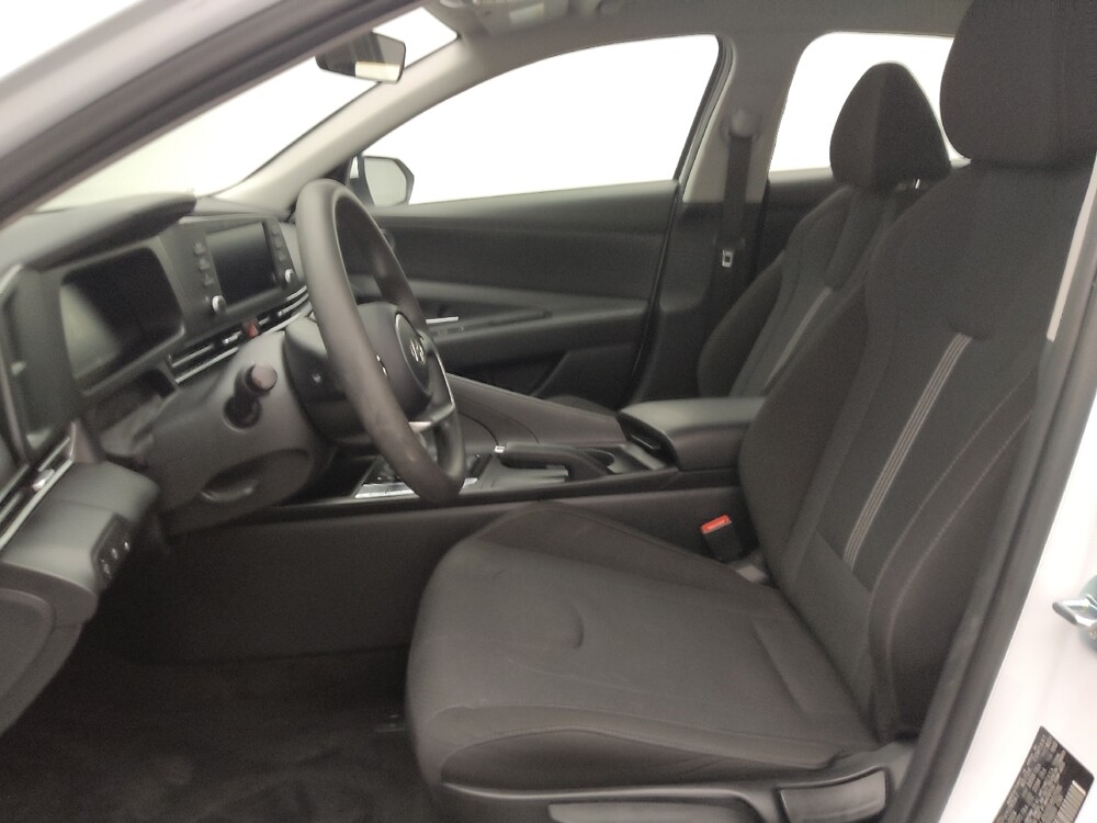 2025 Hyundai Elantra in Albuquerque, NM 87113 - 18124447 17