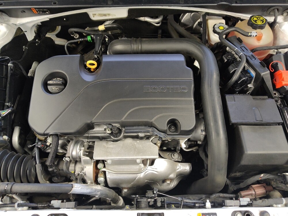 2019 Chevrolet Malibu in Houston, TX 77074 - 18124482 30