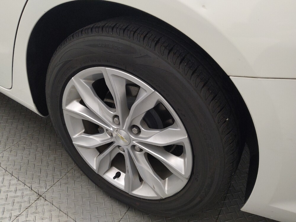 2019 Chevrolet Malibu in Houston, TX 77074 - 18124482 31