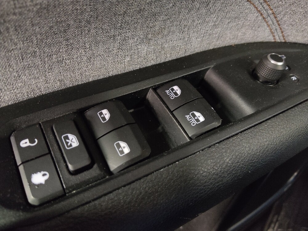 2022 Jeep Compass in Houston, TX 77074 - 18124488 27