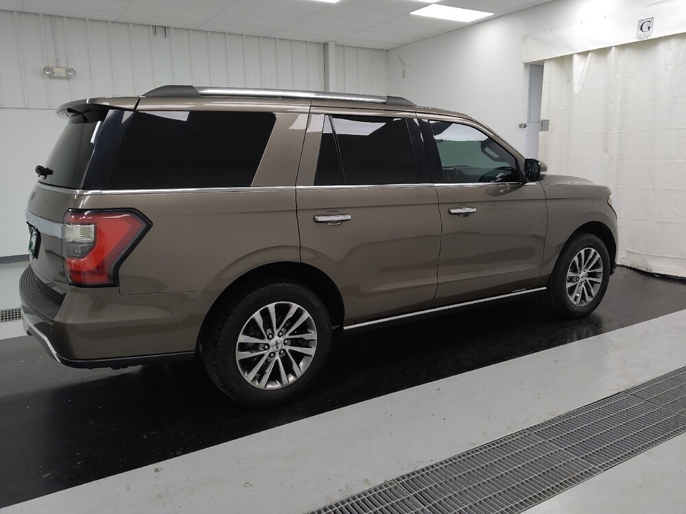 2018 Ford Expedition in St. Louis, MO 63136 - 18124505 10