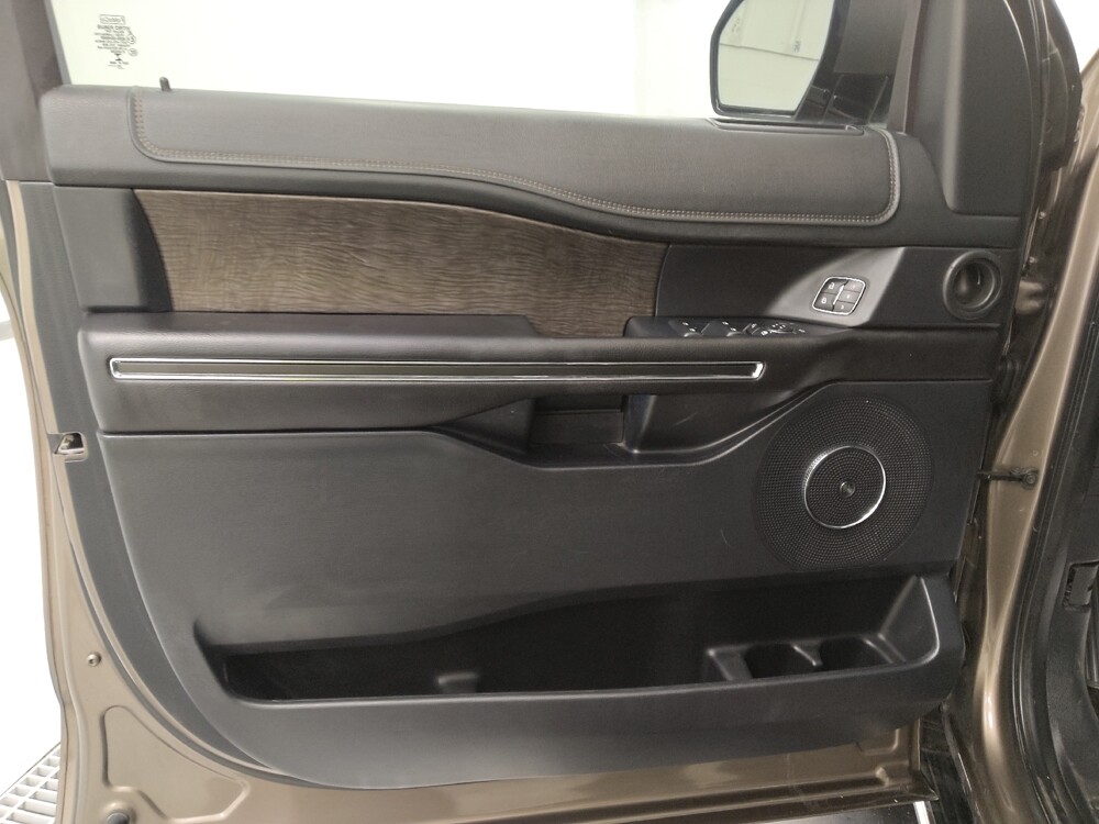 2018 Ford Expedition in St. Louis, MO 63136 - 18124505 27