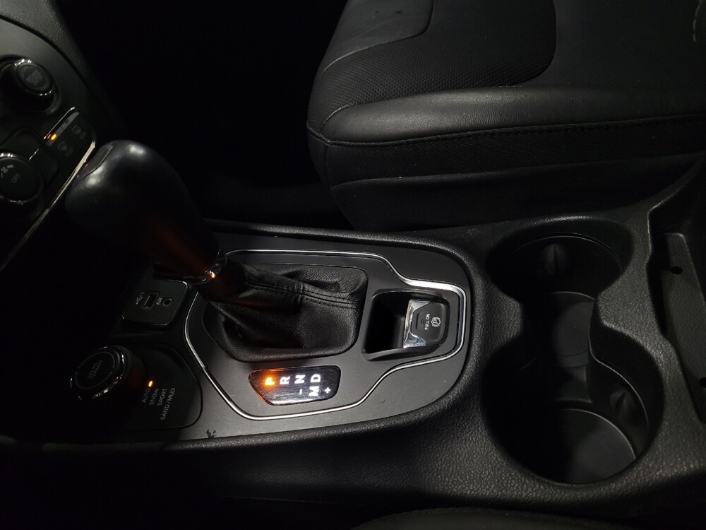 2021 Jeep Cherokee in Plymouth Meeting, PA 19462 - 18124518 26