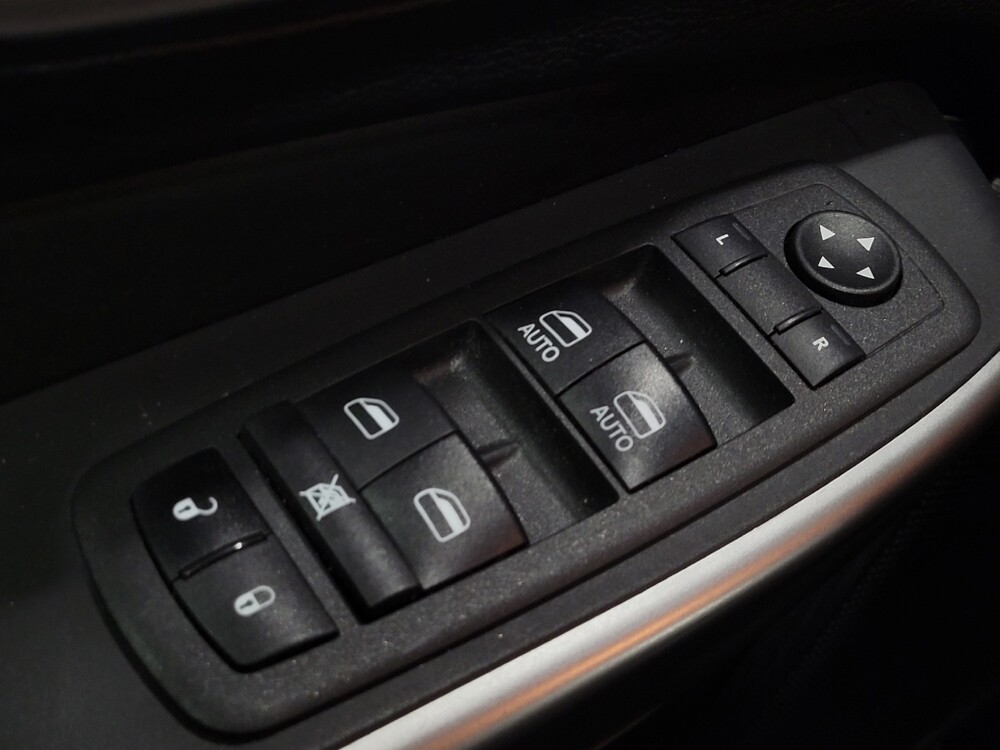 2021 Jeep Cherokee in Plymouth Meeting, PA 19462 - 18124518 27