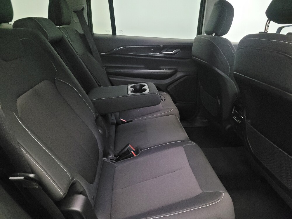 2023 Jeep Grand Cherokee L in Langhorne, PA 19047 - 18124525 19