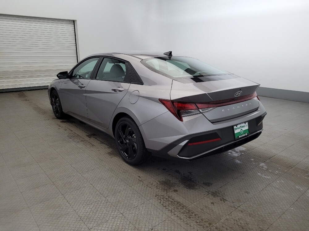 2025 Hyundai Elantra in Woodbridge, VA 22191 - 18124529 5