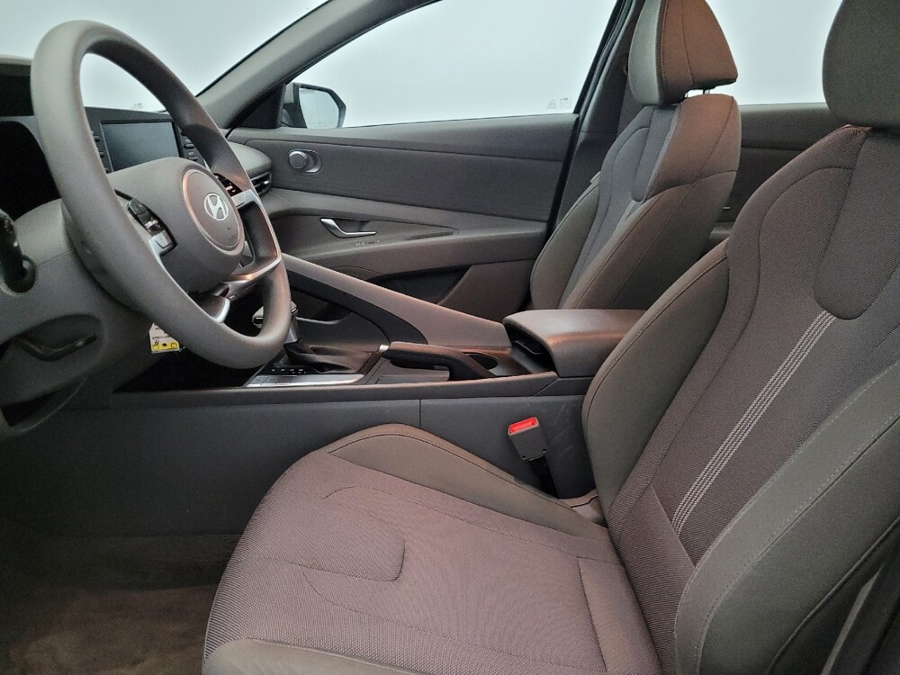2025 Hyundai Elantra in Woodbridge, VA 22191 - 18124529 17