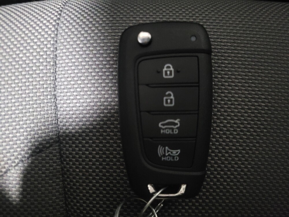 2025 Hyundai Elantra in Woodbridge, VA 22191 - 18124529 32