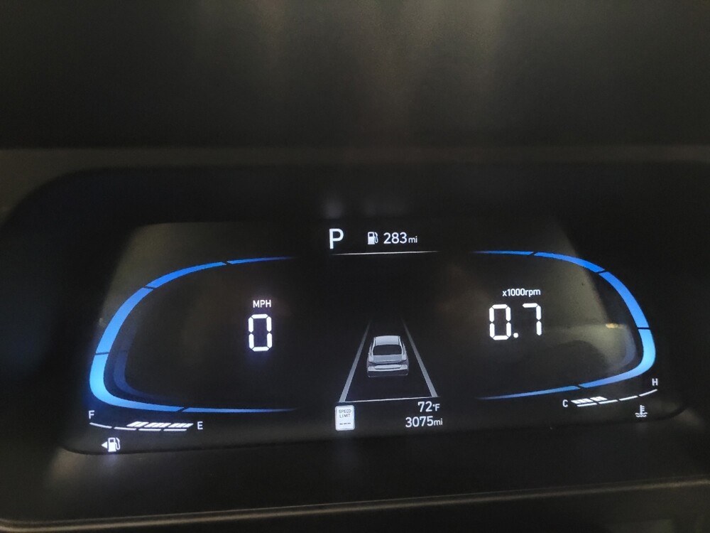 2025 Hyundai Elantra in Plymouth Meeting, PA 19462 - 18124533 23